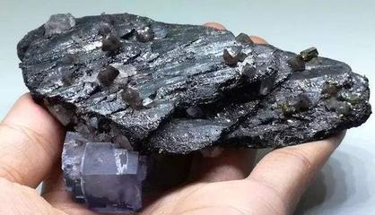 中國掌握關鍵金屬礦石底牌，稀土之后又一戰略資源引全球矚目